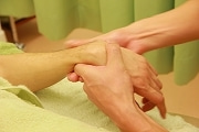 　　　若葉治療院(本院)のブログ-突指　突き指　キャッチャー