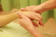 　　　若葉治療院(本院)のブログ-突指　突き指　キャッチャー