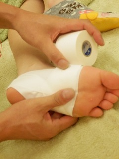 　　　若葉治療院(本院)のブログ-足底筋膜炎　テーピング　貼り方